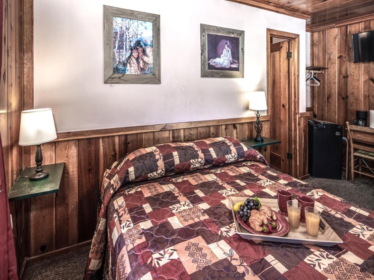 Apache Village Cabinette 13, Queen Bed, Midtown, Sleeps 2 Руидозо Экстерьер фото
