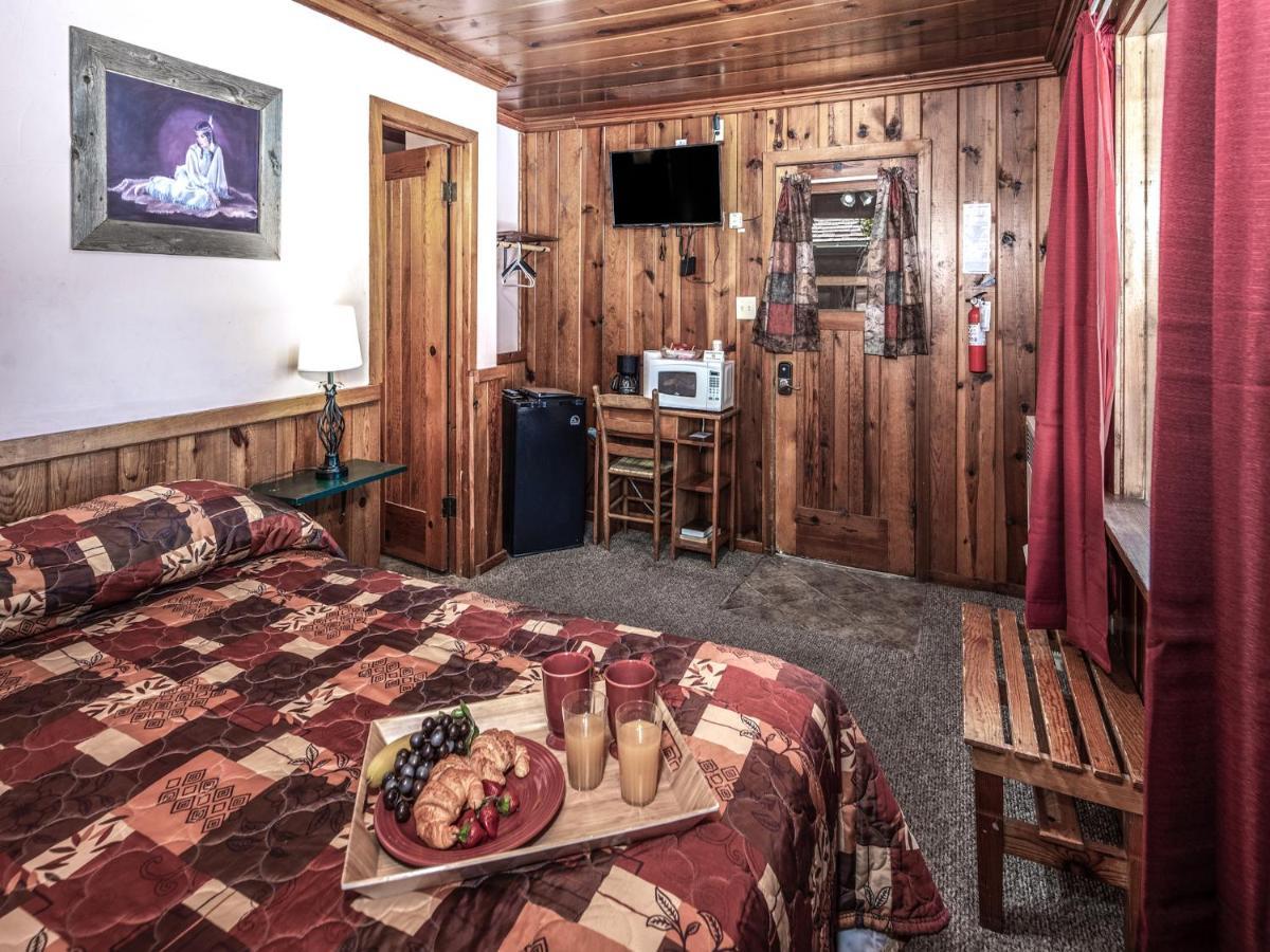 Apache Village Cabinette 13, Queen Bed, Midtown, Sleeps 2 Руидозо Экстерьер фото